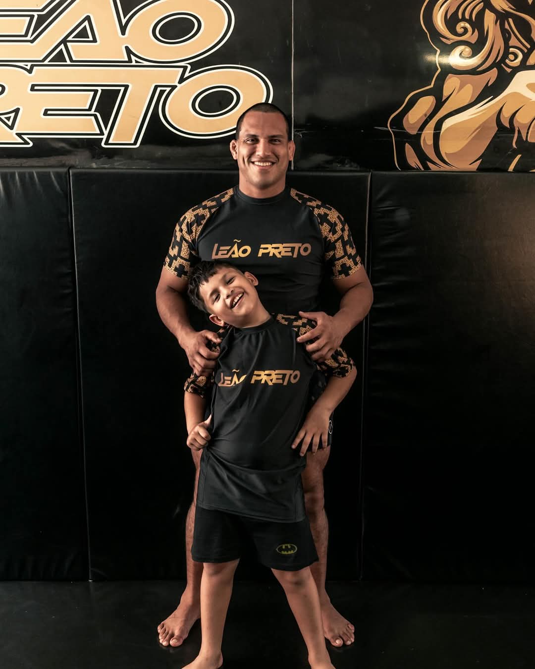 LEÃO PRETO SHIPIBO SHORT SLEEVE RASH GUARD