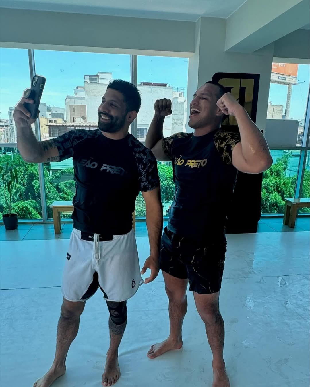 LEÃO PRETO SHIPIBO SHORT SLEEVE RASH GUARD